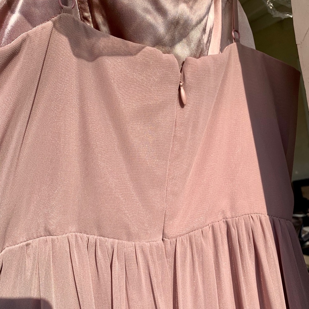 Dress - Picture 4 of 8